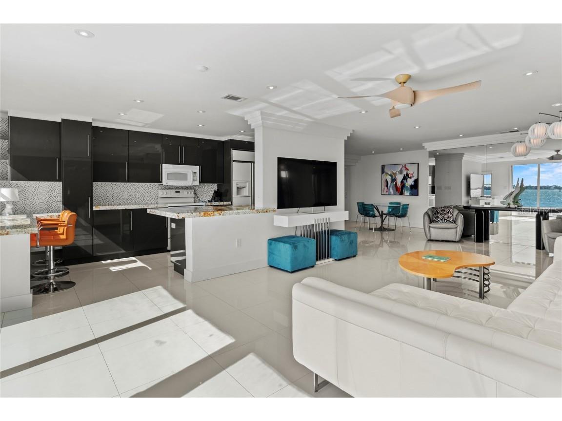 400 Golden Gate Point #11 Sarasota FL 34236 - SARASOTA BAY A4671447 image7