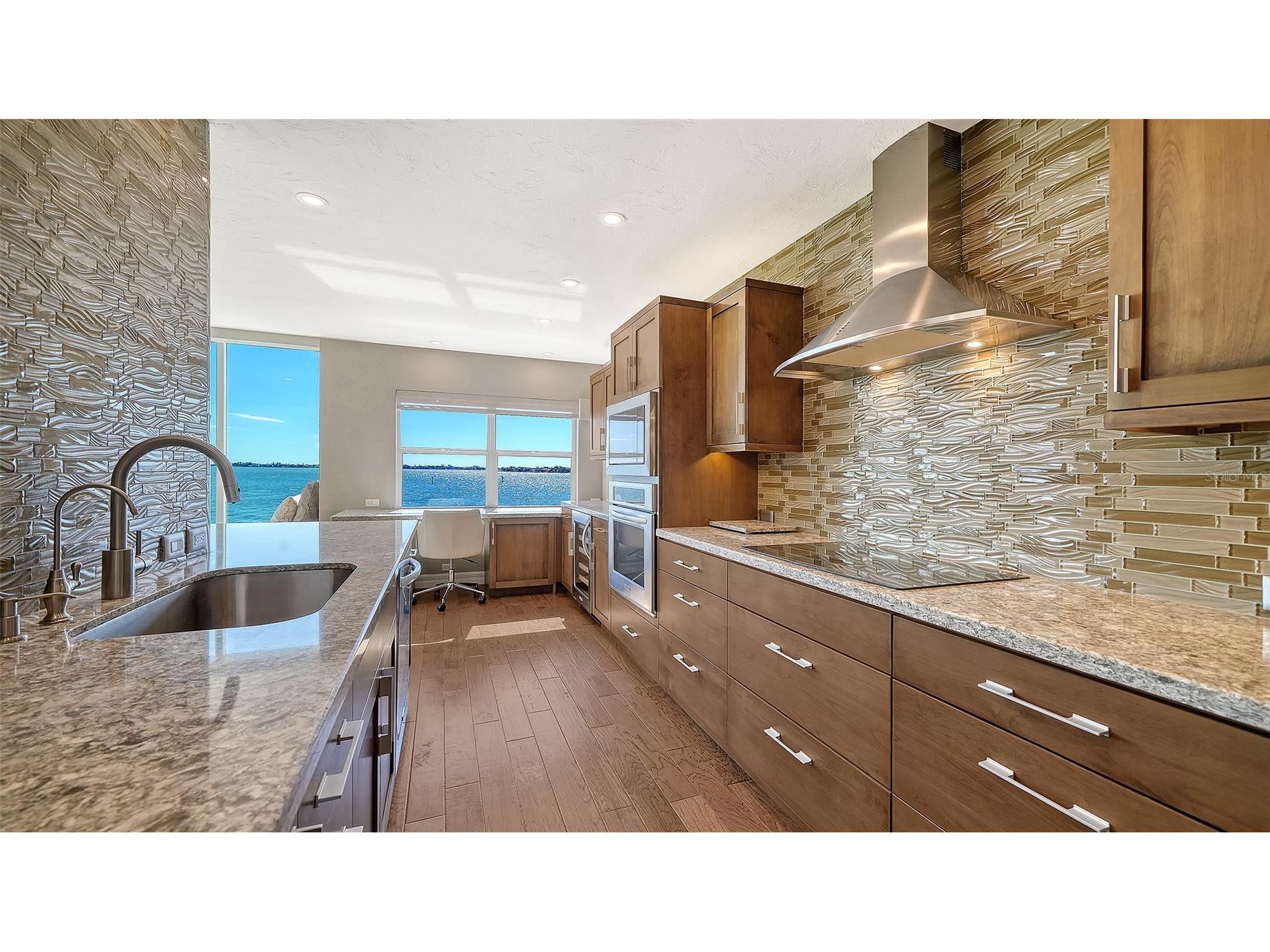 400 Golden Gate Point #31 Sarasota FL 34236 A4658356 image14