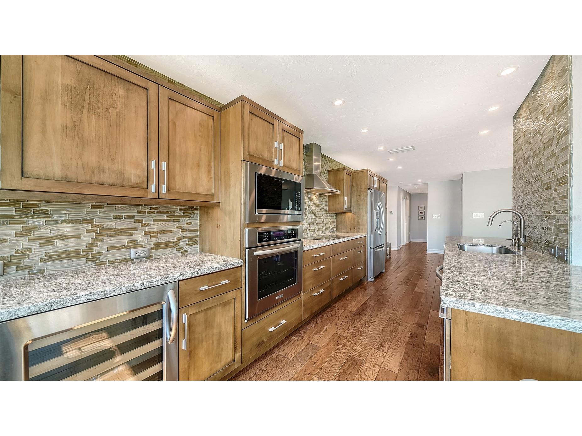 400 Golden Gate Point #31 Sarasota FL 34236 A4658356 image15