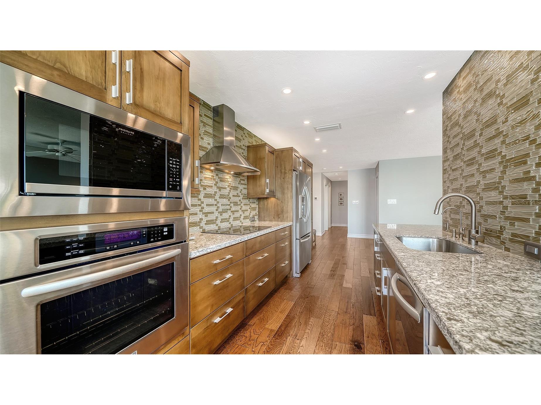 400 Golden Gate Point #31 Sarasota FL 34236 A4658356 image17