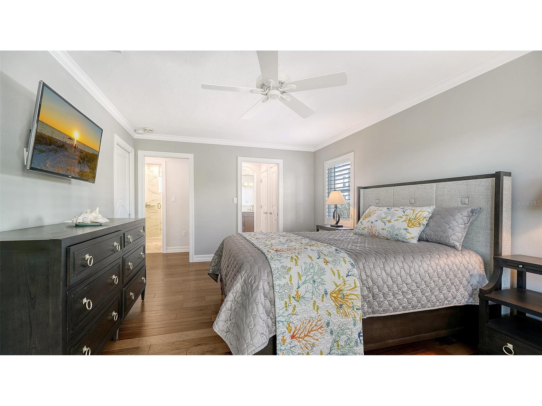 400 Golden Gate Point #31 Sarasota FL 34236 A4658356 image21