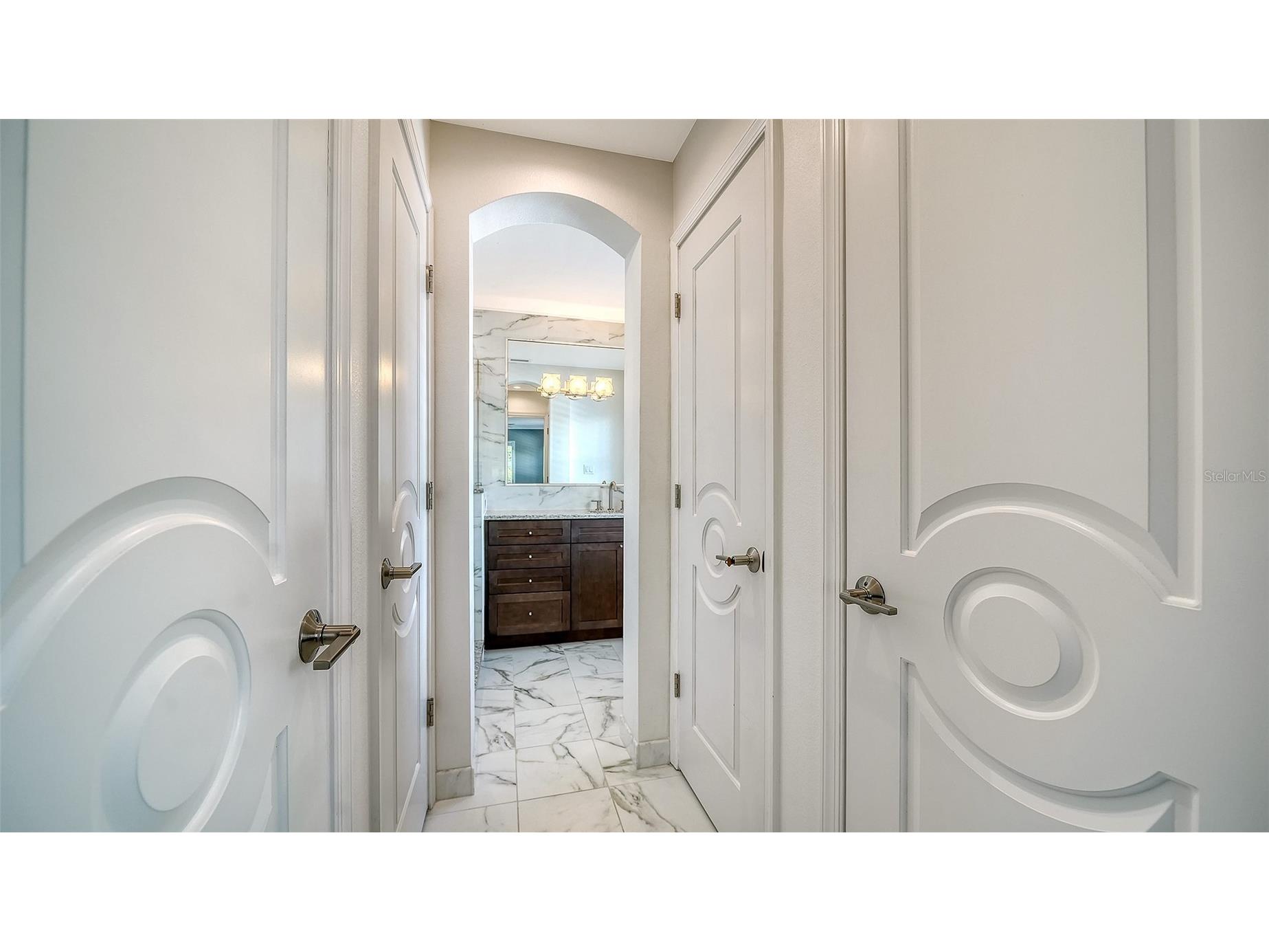 400 Golden Gate Point #31 Sarasota FL 34236 A4658356 image23