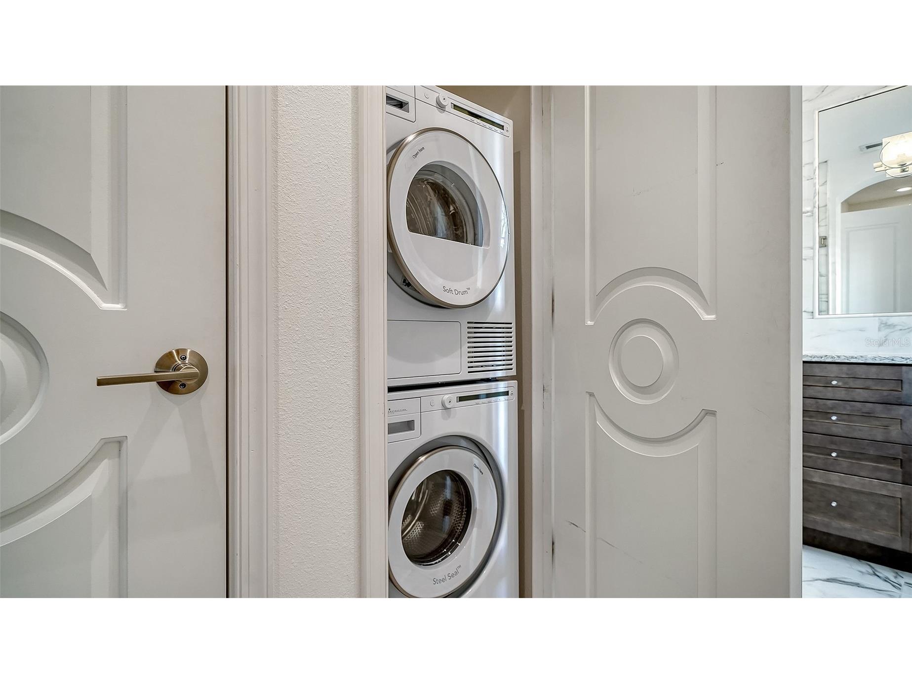 400 Golden Gate Point #31 Sarasota FL 34236 A4658356 image24