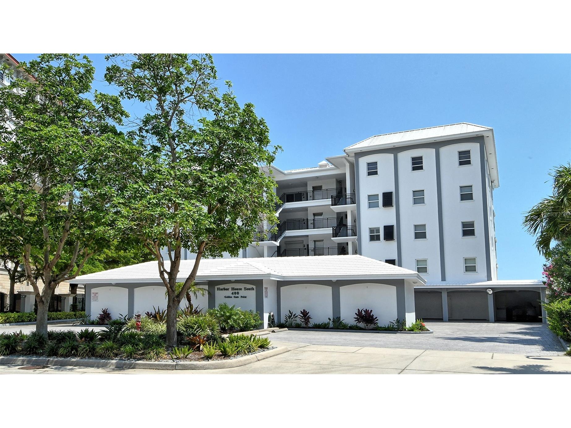 400 Golden Gate Point #31 Sarasota FL 34236 A4658356 image39