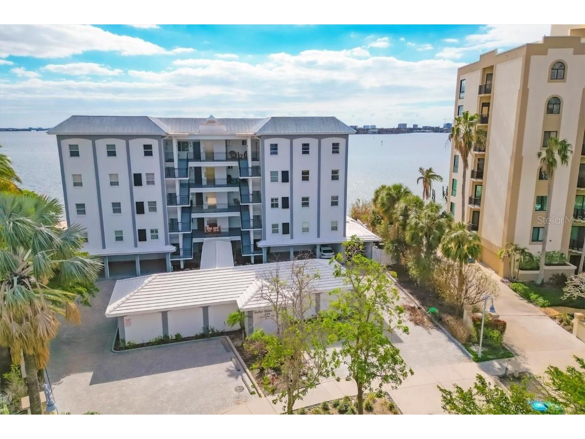 400 Golden Gate Point #33 Sarasota FL 34236 A4629831 image1