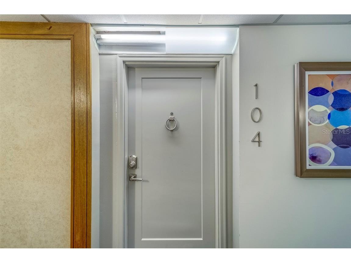 400 Island Way #104 Clearwater Beach FL 33767 TB8406028 image1