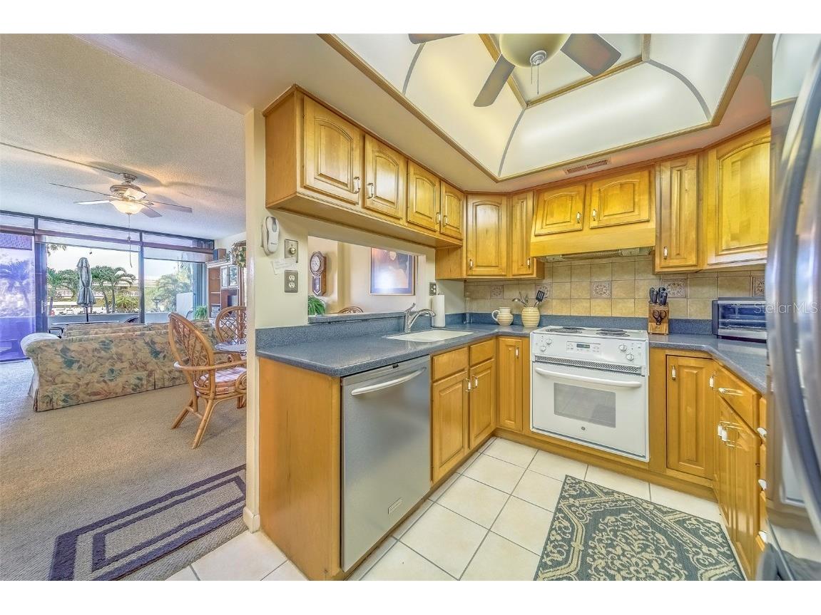 400 Island Way #104 Clearwater Beach FL 33767 TB8440192 image13