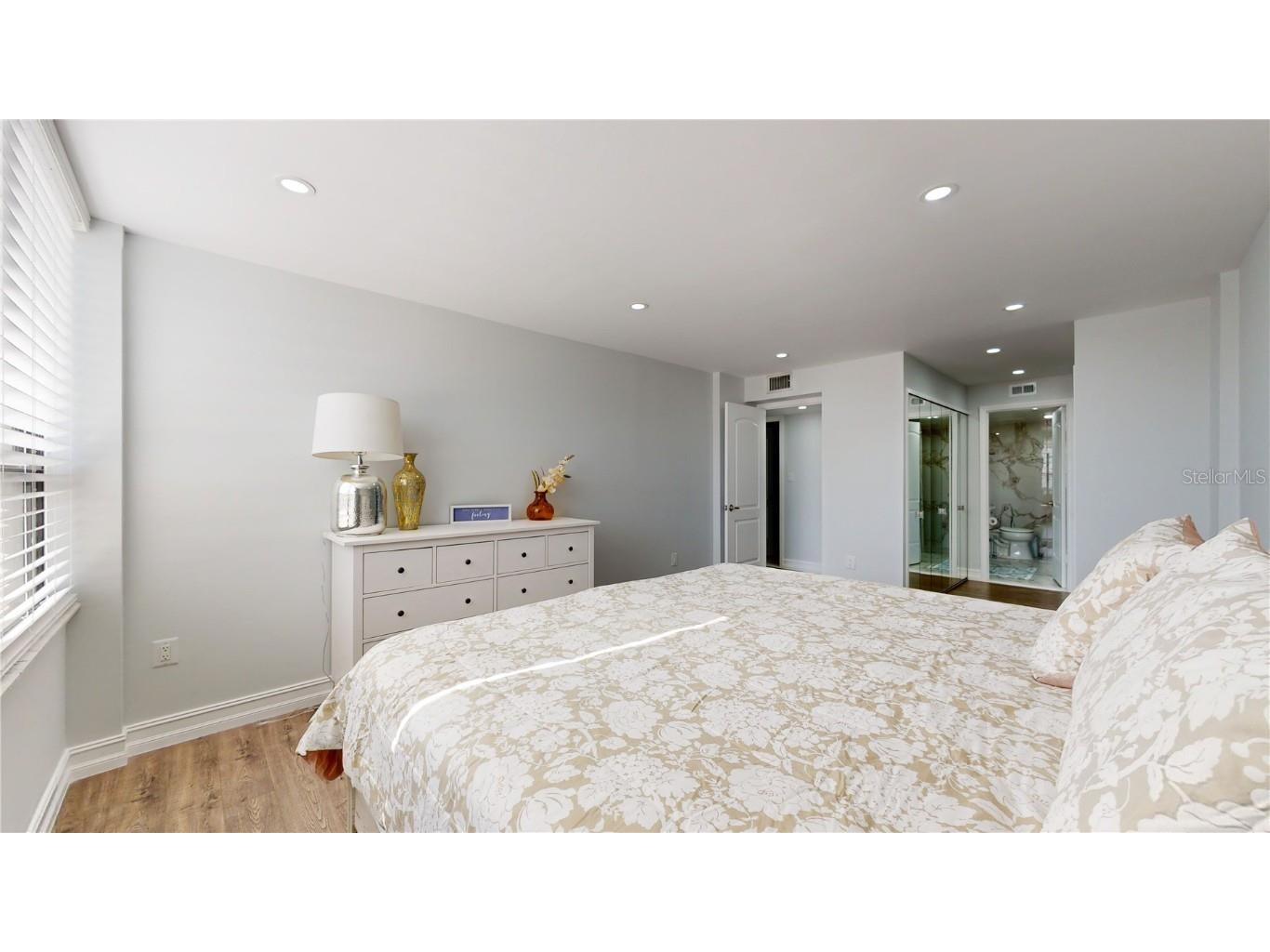 400 Island Way #210 Clearwater Beach FL 33767 TB8376721 image21