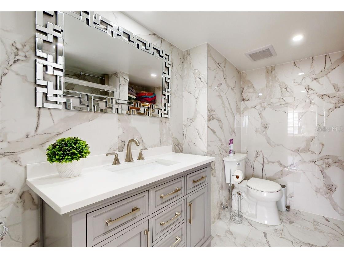 400 Island Way #210 Clearwater Beach FL 33767 TB8376721 image24