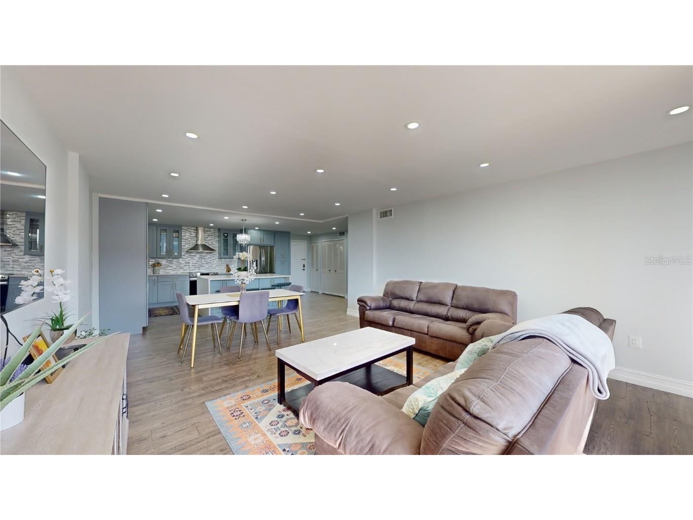 400 Island Way #210 Clearwater Beach FL 33767 TB8376721 image4