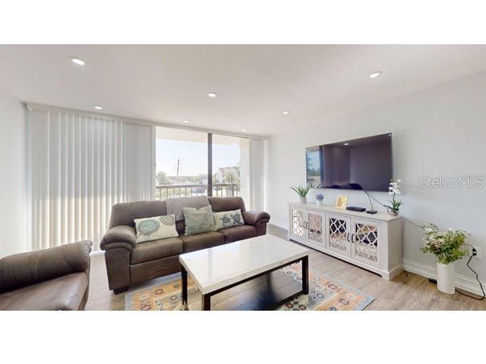 400 Island Way #210 Clearwater Beach FL 33767 TB8514862 image2