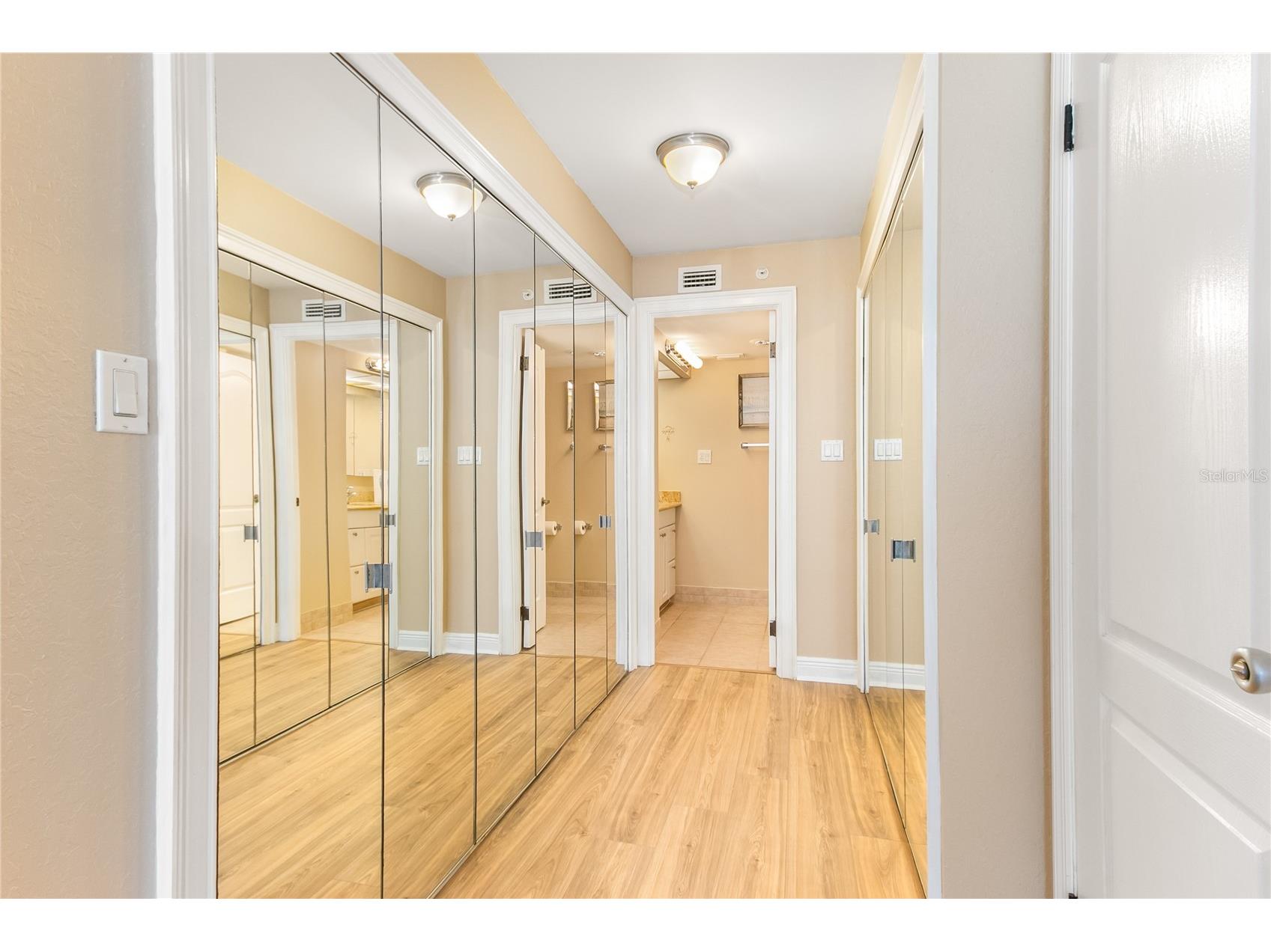 400 Island Way #212 Clearwater Beach FL 33767 TB8508210 image27