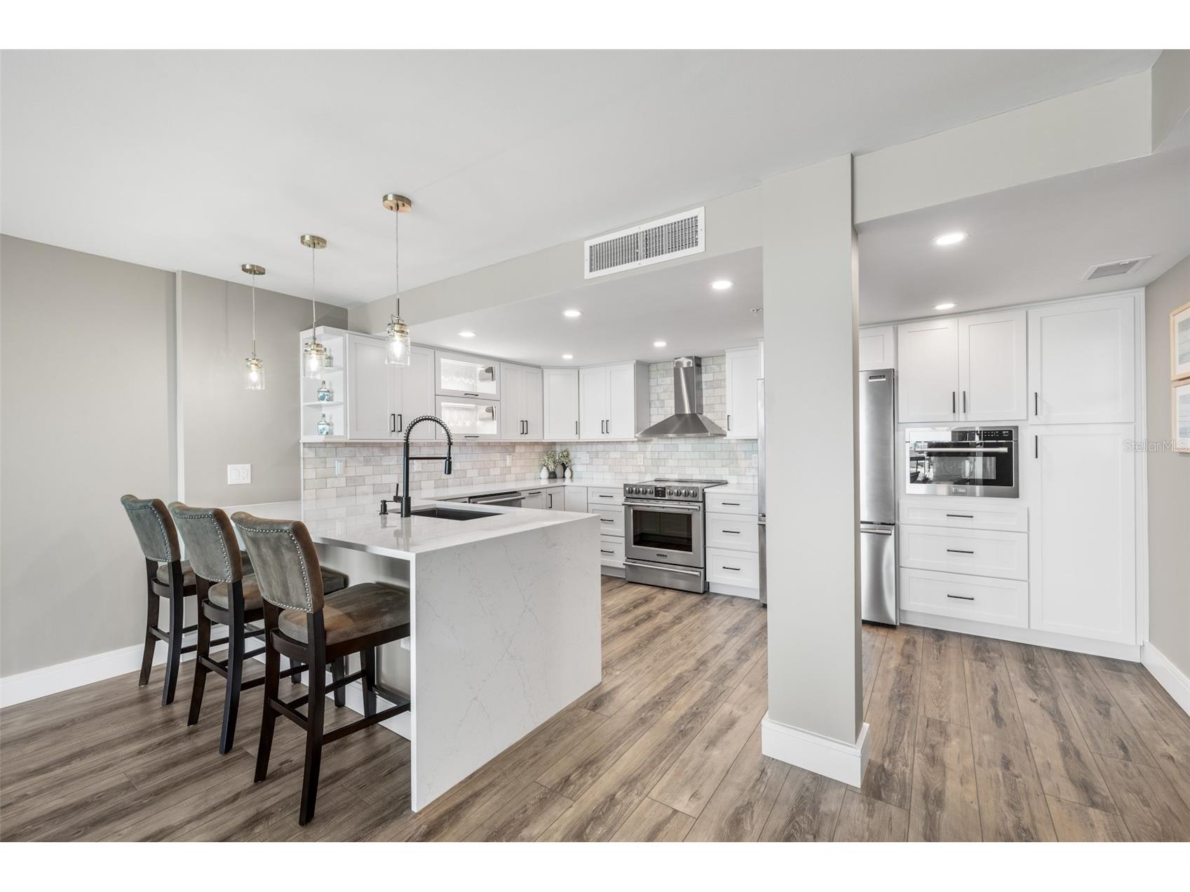400 Island Way #504 Clearwater Beach FL 33767 TB8489401 image4