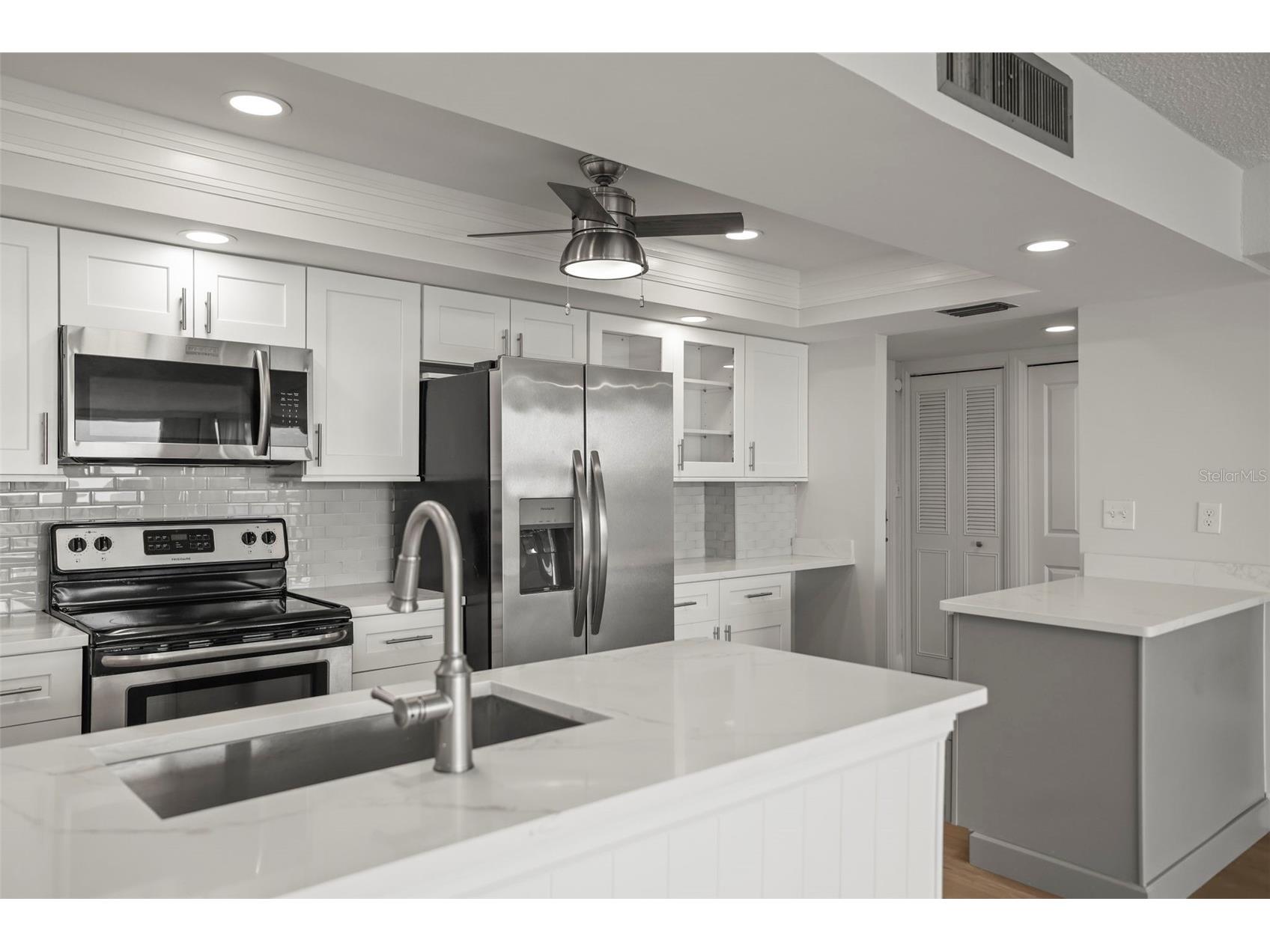 400 Island Way #602 Clearwater Beach FL 33767 TB8480096 image9