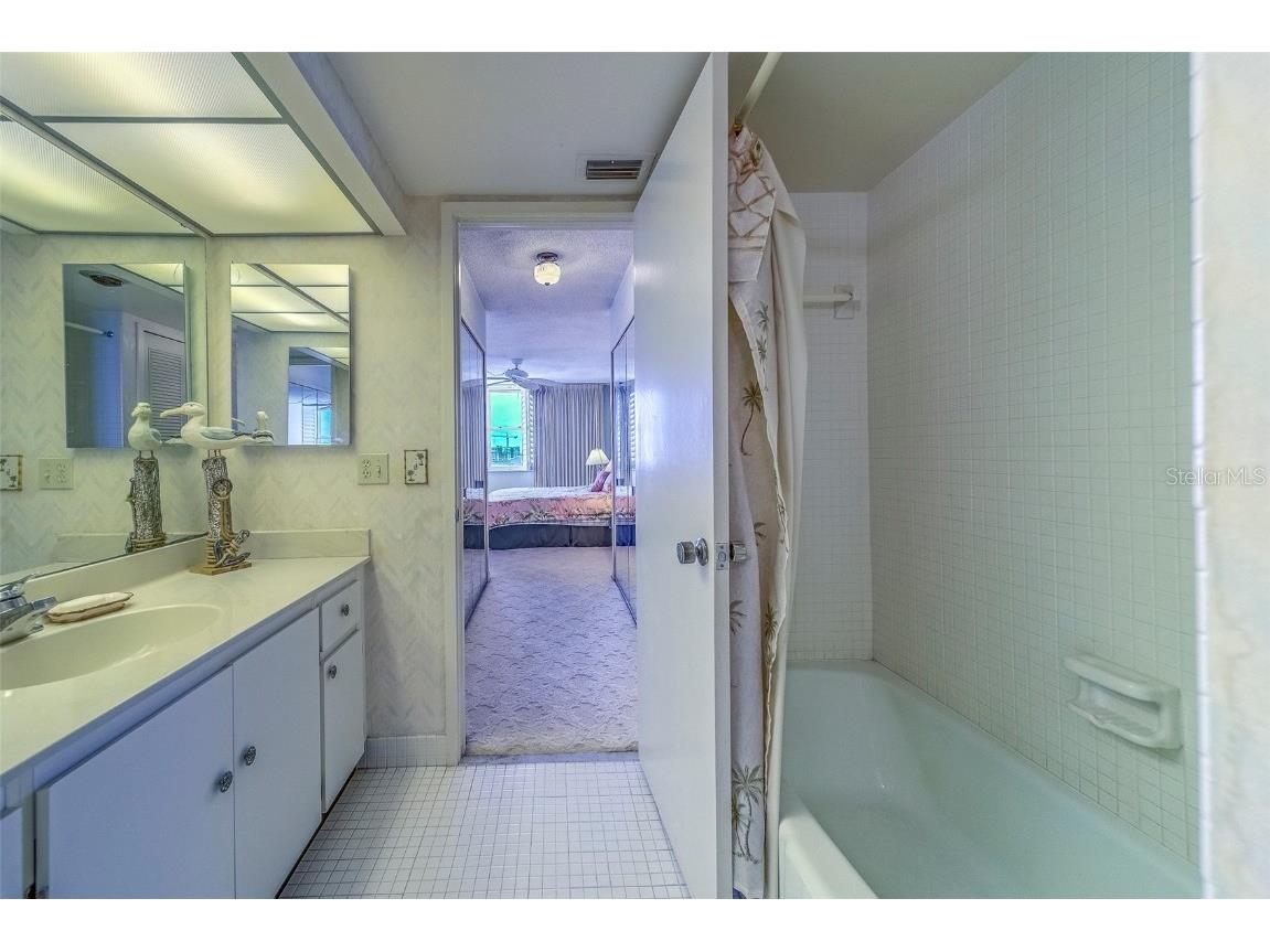 400 Island Way #705 Clearwater Beach FL 33767 TB8406299 image21