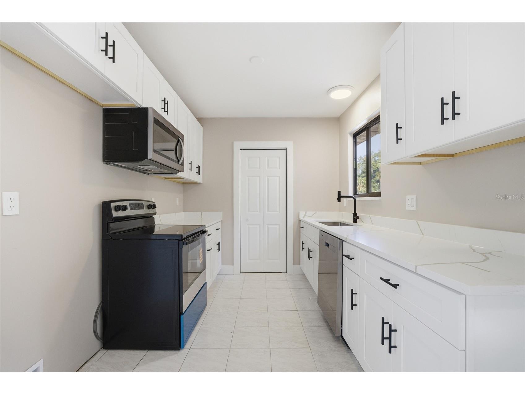 400 Kenova Street Port Charlotte FL 33954 C7522191 image2