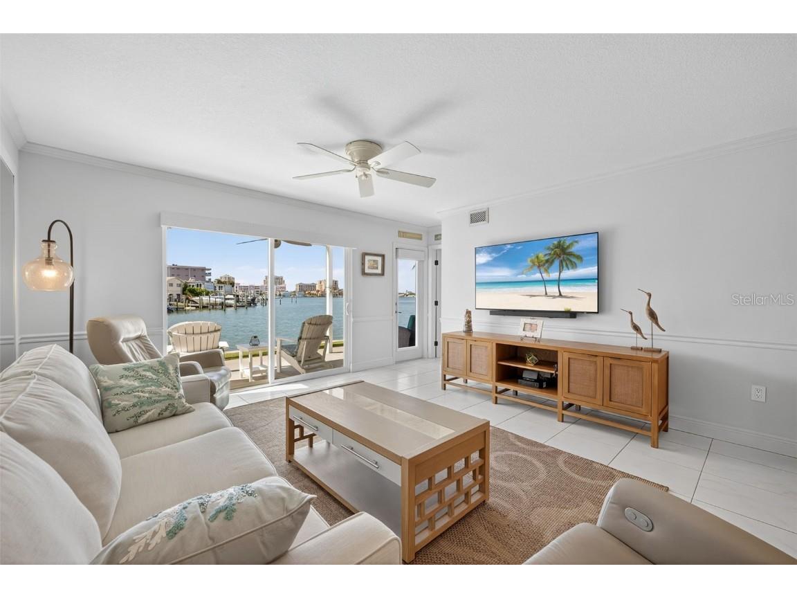 400 Larboard Way #102 Clearwater Beach FL 33767 TB8449126 image1