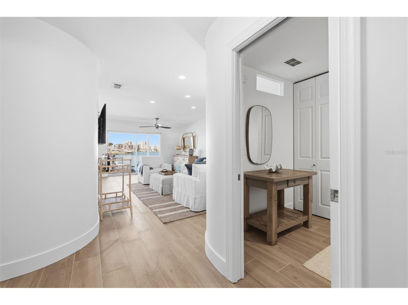 400 Larboard Way #105 Clearwater Beach FL 33767 O6403825 image2