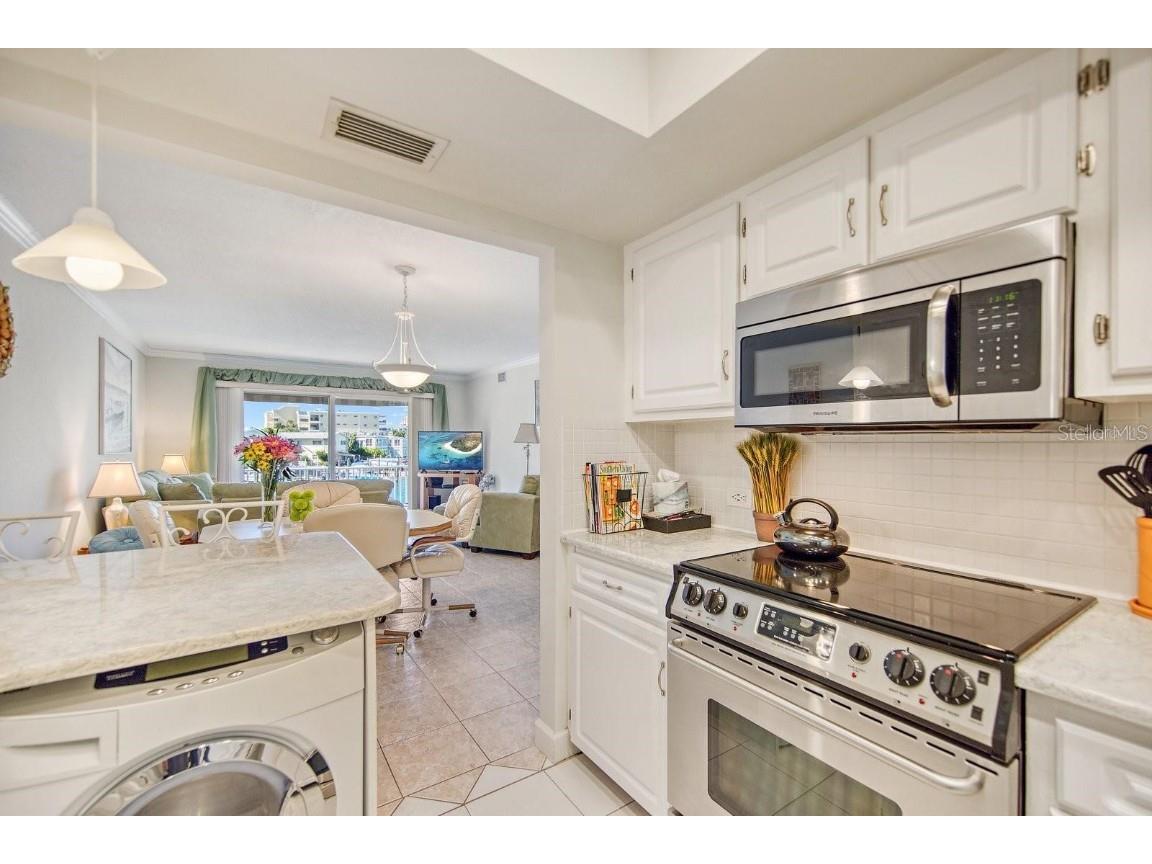 400 Larboard Way #202 Clearwater FL 33767 TB8446075 image4