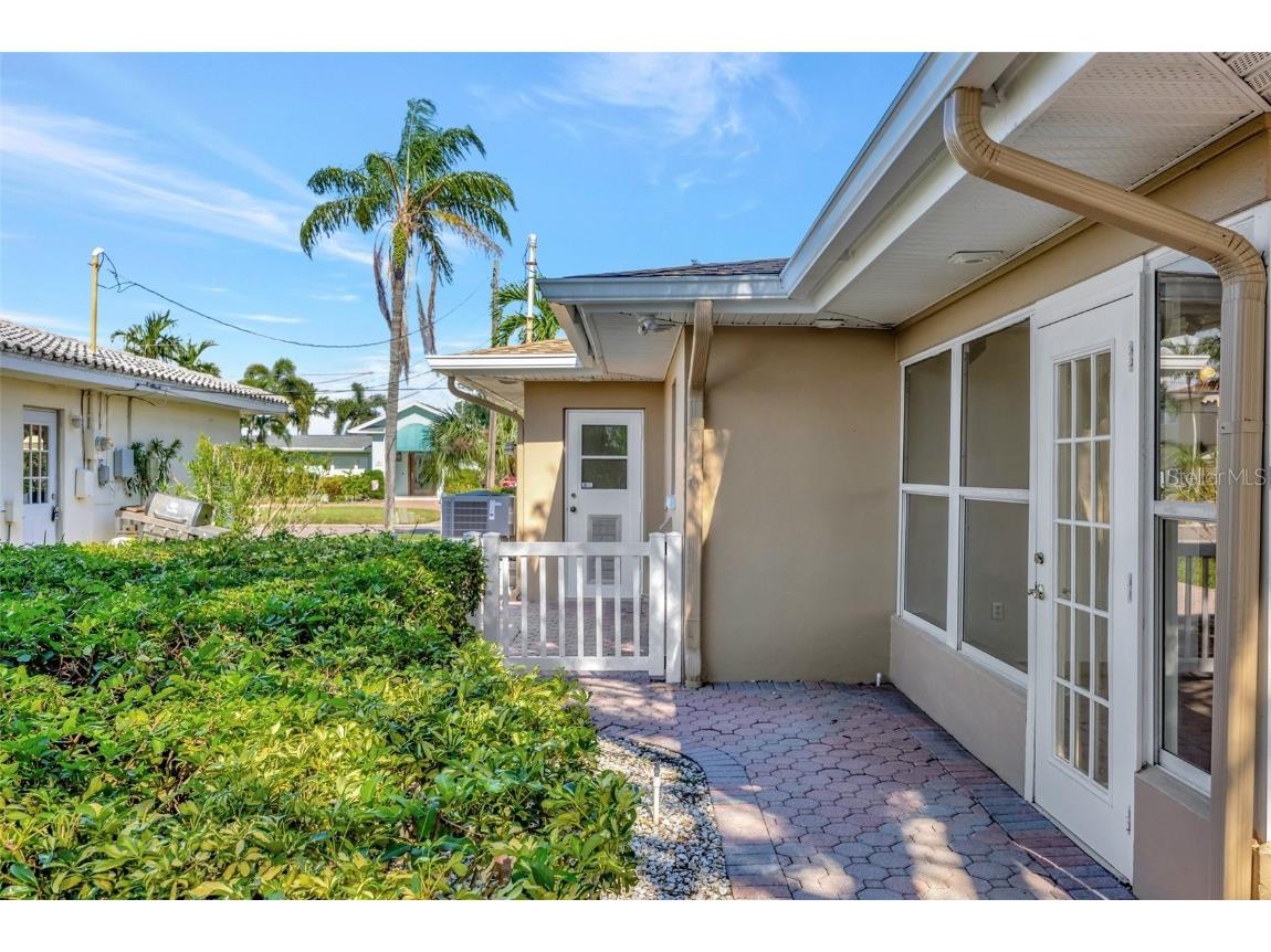 400 Midway Island Clearwater Beach FL 33767 - INTERCOSTAL WATERWAY TB8424019 image33