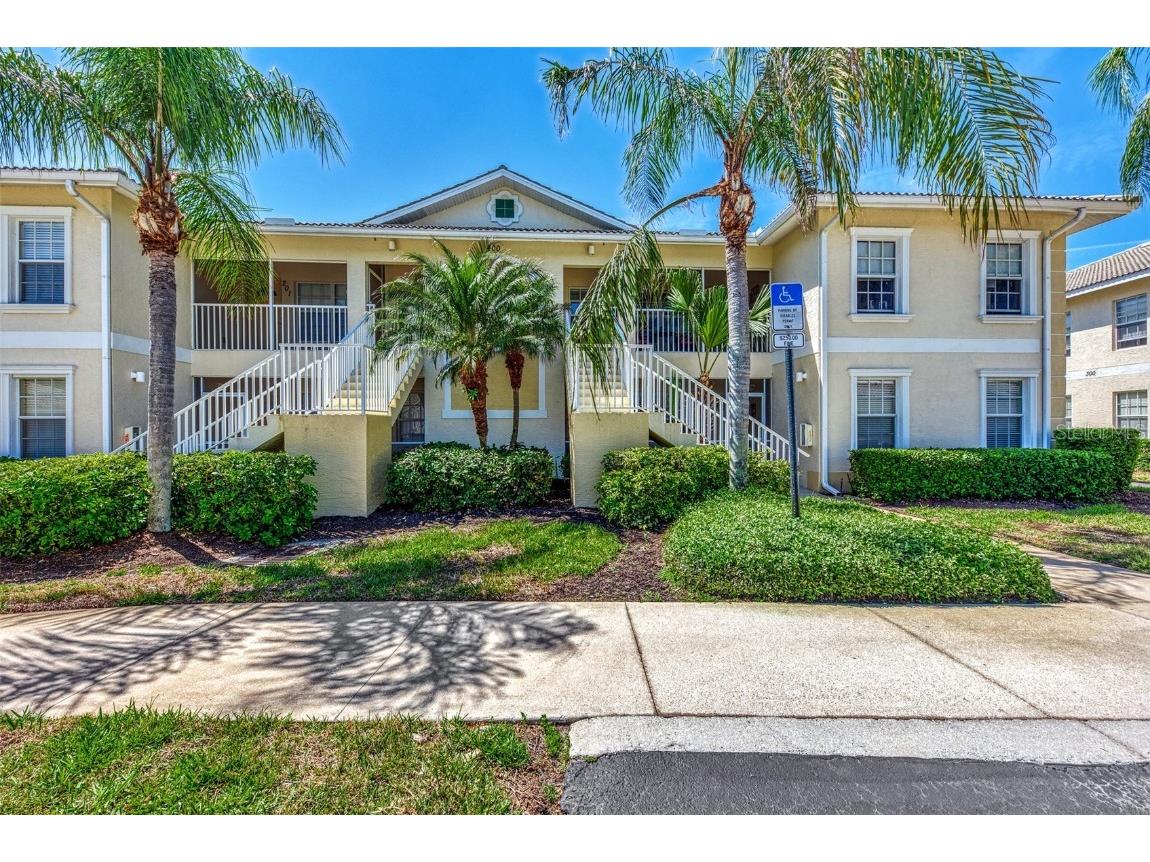 400 Mirabella Circle #201 Venice FL 34292 A4606195 image1