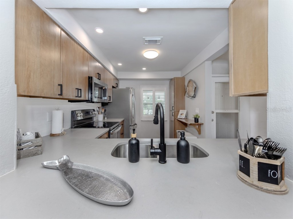 400 Mission Trail E #D Venice FL 34285 N6141861 image13