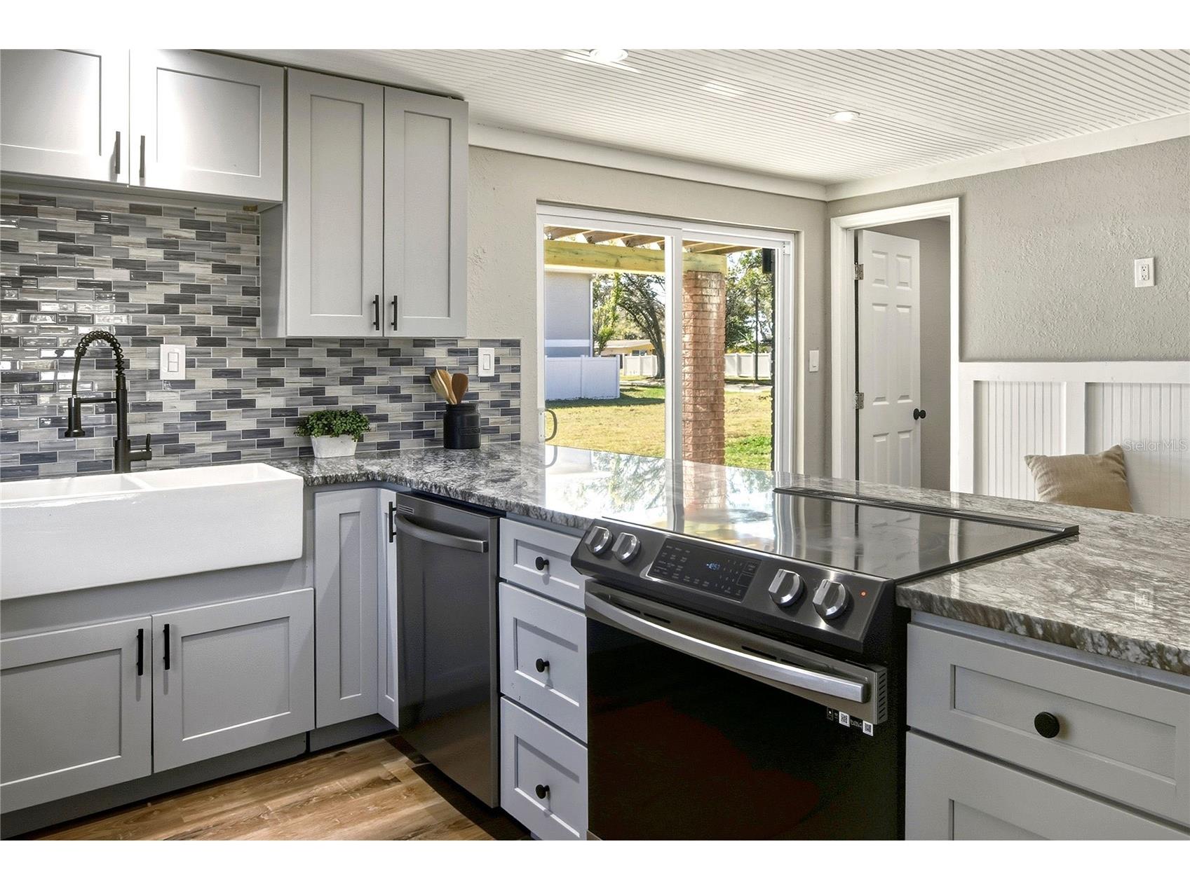 400 Patica Road NE Saint Petersburg FL 33702 L4959177 image34