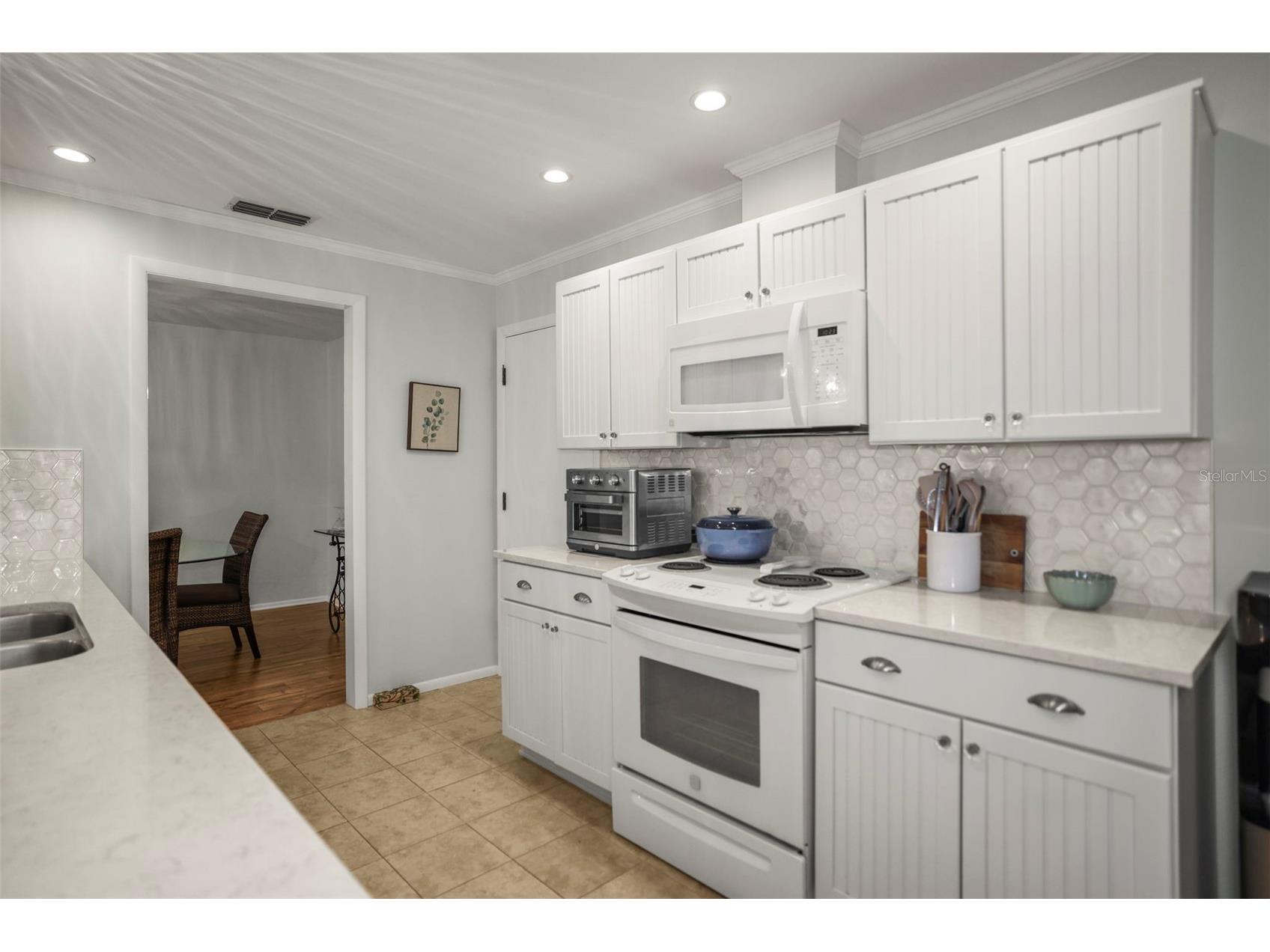 400 Stirling Terrace Dunedin FL 34698 TB8504515 image9