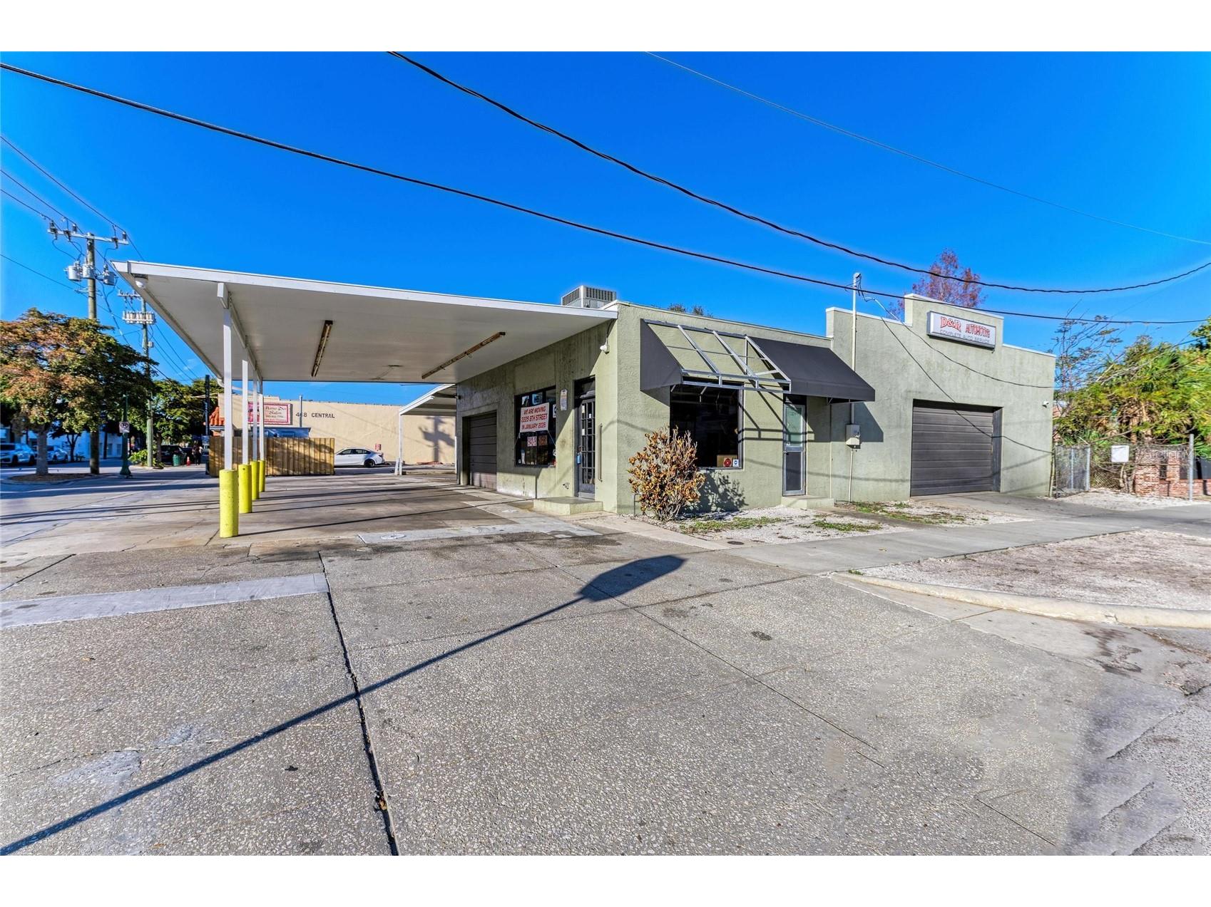 400 W Central Avenue Sarasota FL 34236 A4682282 image1