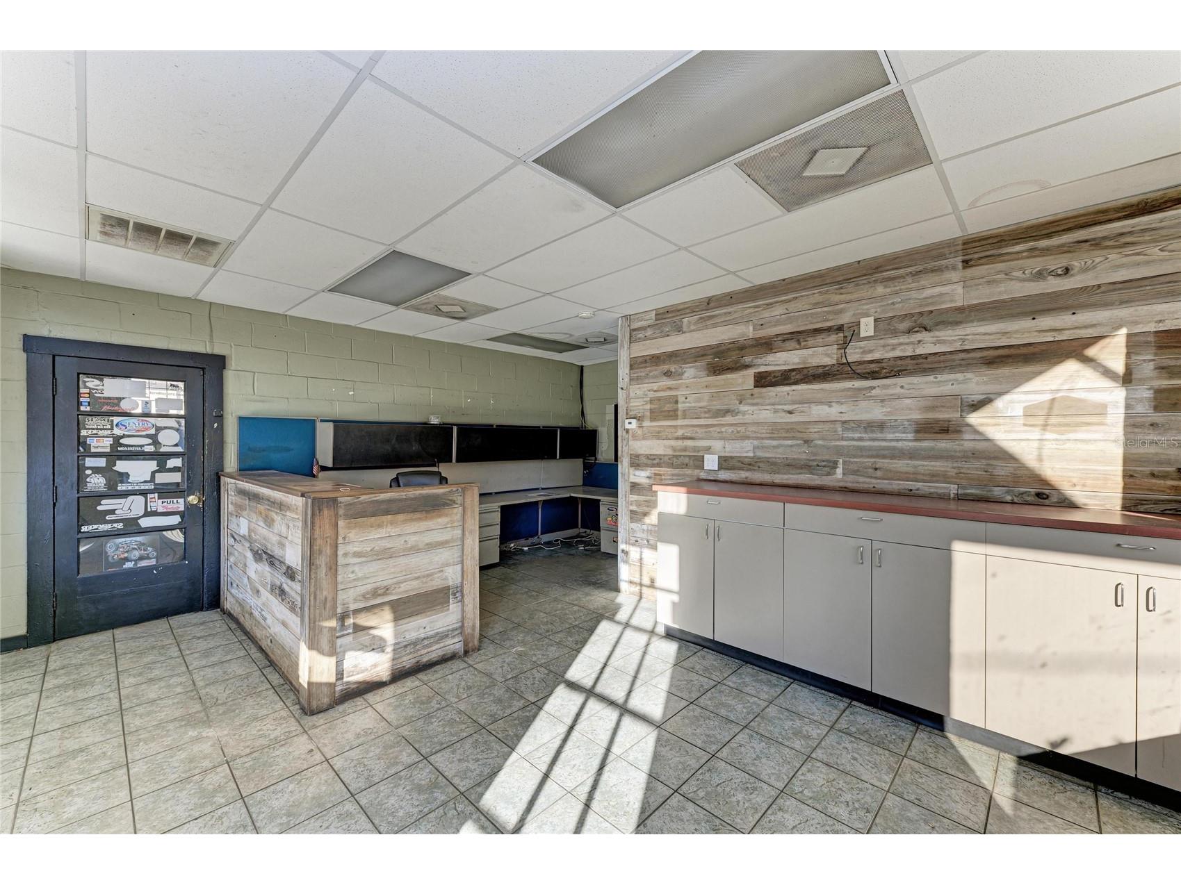 400 W Central Avenue Sarasota FL 34236 A4682282 image8