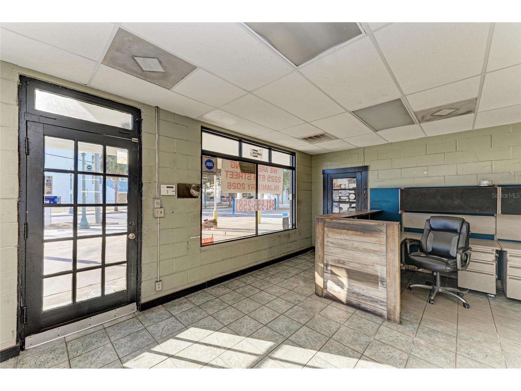 400 W Central Avenue Sarasota FL 34236 A4682282 image9