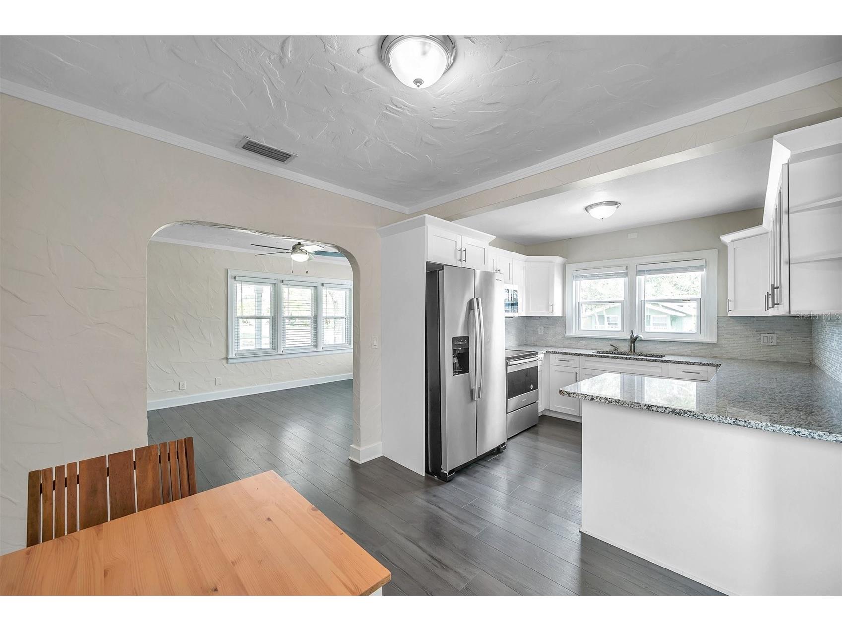 4000 10th Avenue N Saint Petersburg FL 33713 TB8493123 image10