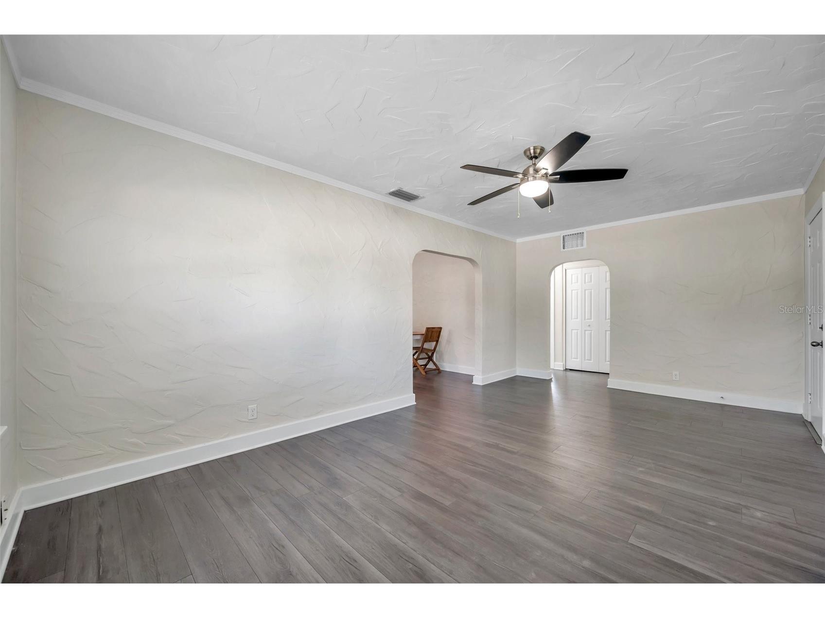 4000 10th Avenue N Saint Petersburg FL 33713 TB8493123 image5
