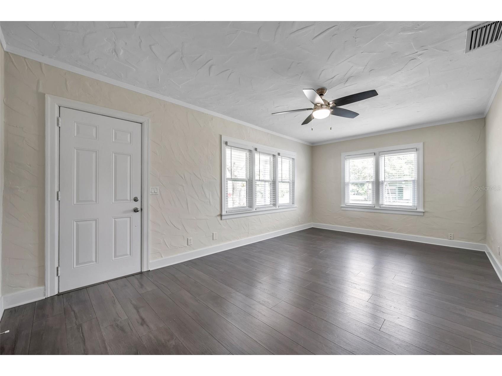 4000 10th Avenue N Saint Petersburg FL 33713 TB8493123 image7