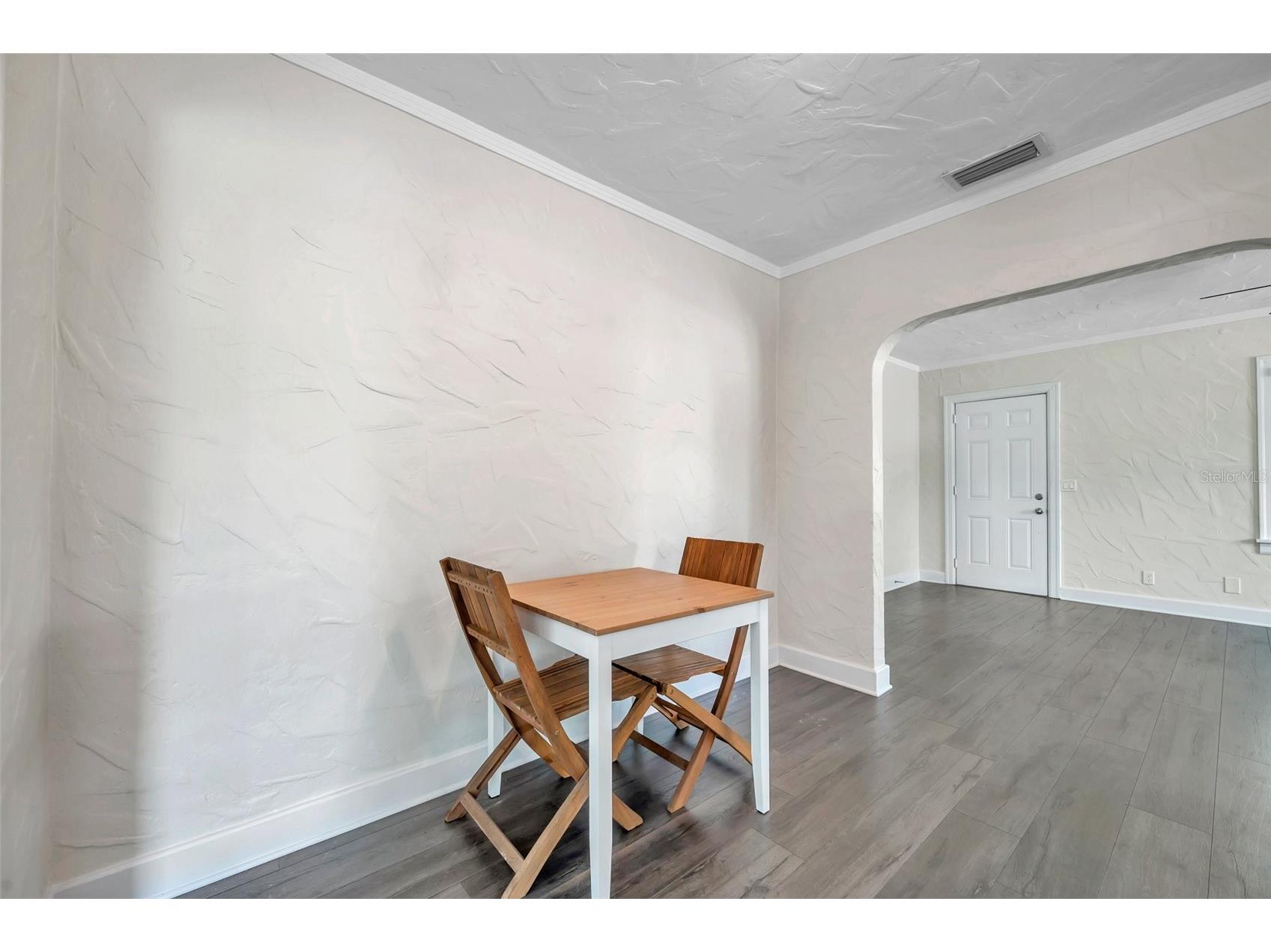 4000 10th Avenue N Saint Petersburg FL 33713 TB8493123 image9