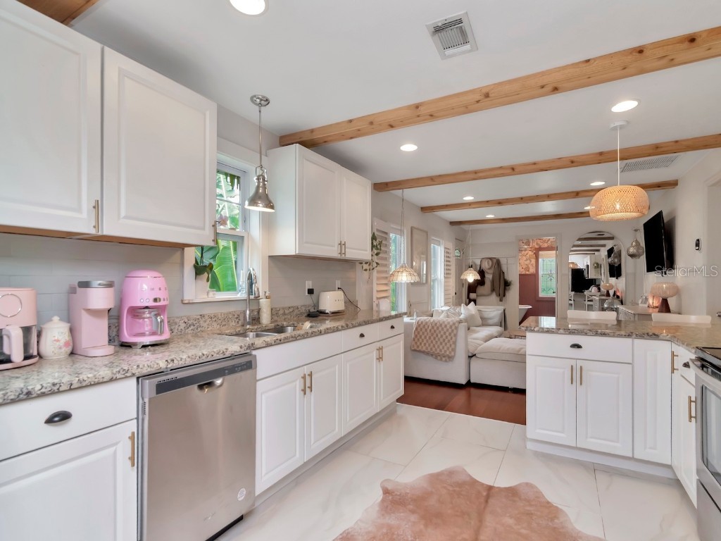 4000 3rd Avenue N Saint Petersburg FL 33713 TB8452703 image8