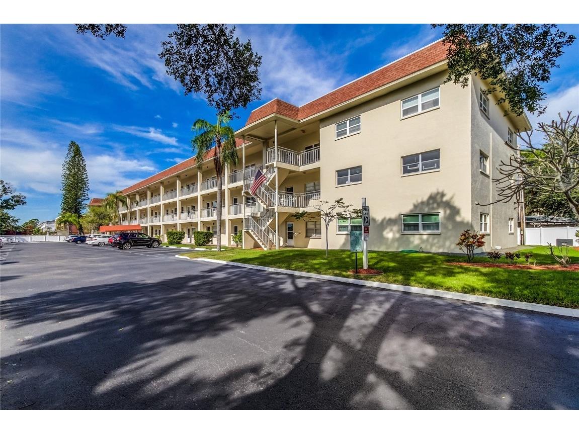 4000 3rd Street N #203 Saint Petersburg FL 33703 U8225241 image1
