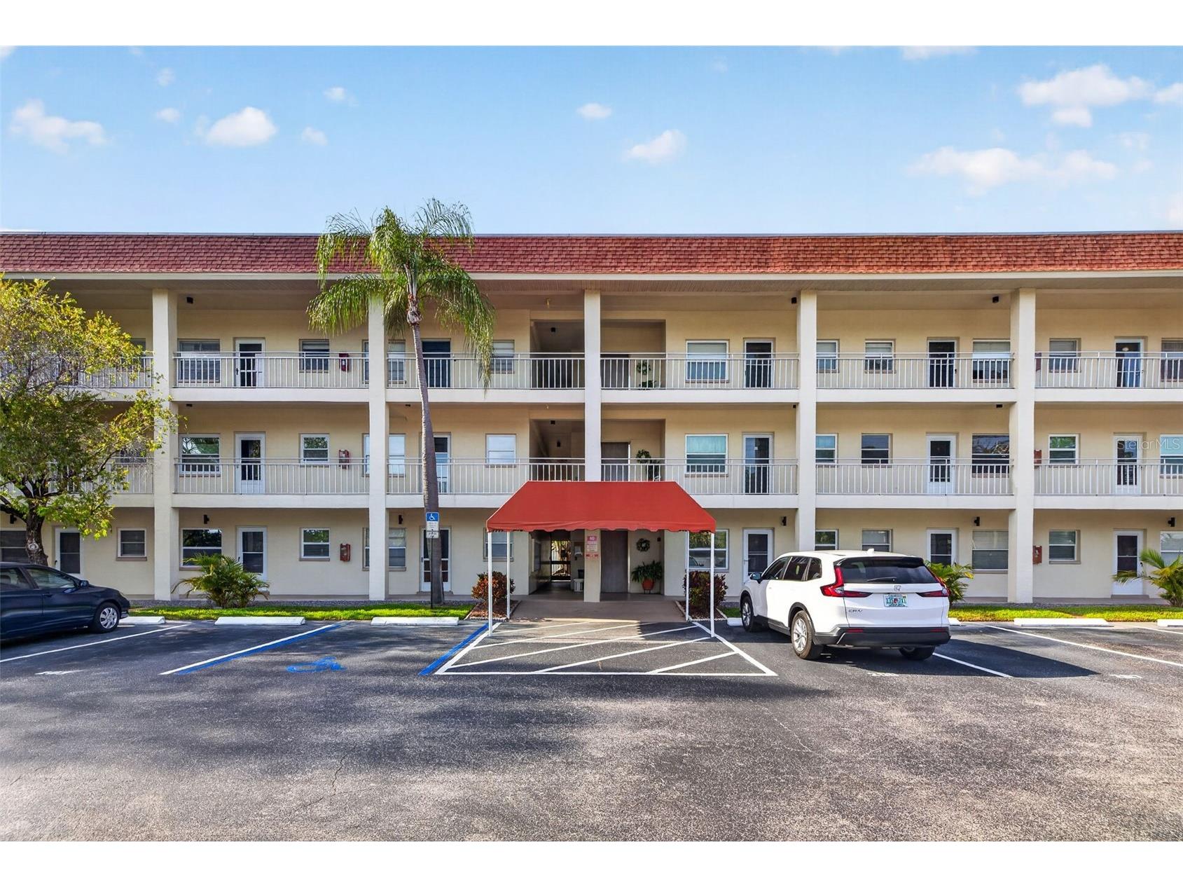 4000 3rd Street N #304 Saint Petersburg FL 33703 TB8514293 image1