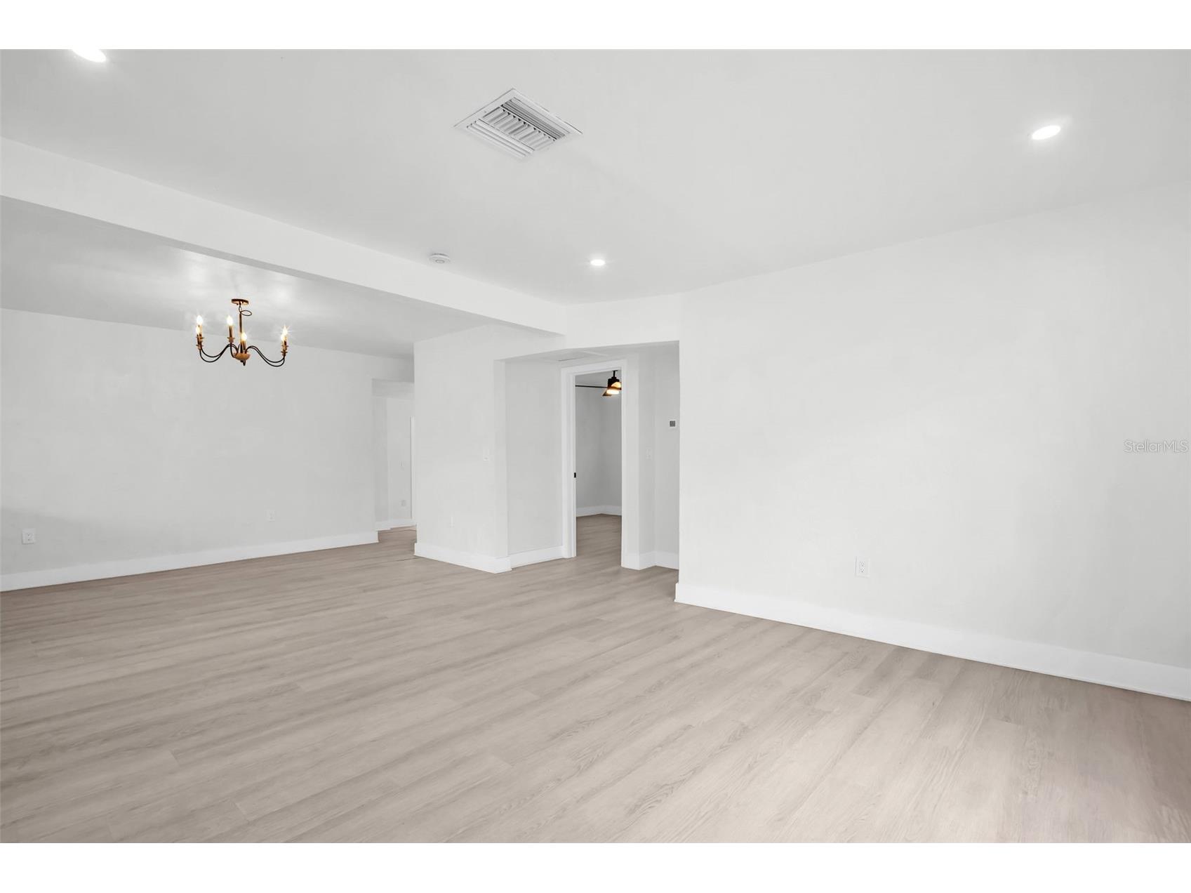 4000 Grove Street S Saint Petersburg FL 33705 TB8482961 image3