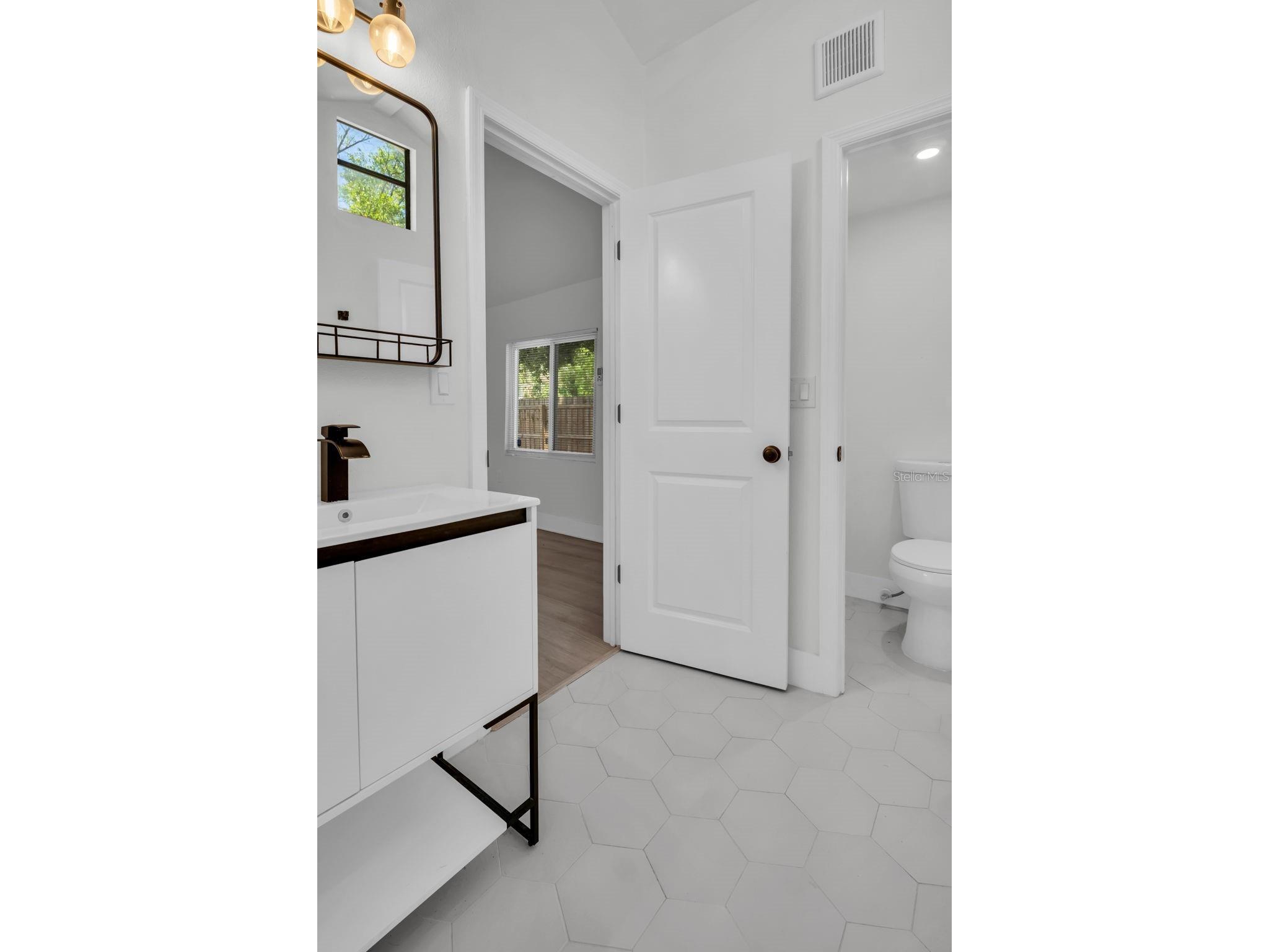 4000 Grove Street S Saint Petersburg FL 33705 TB8482961 image33