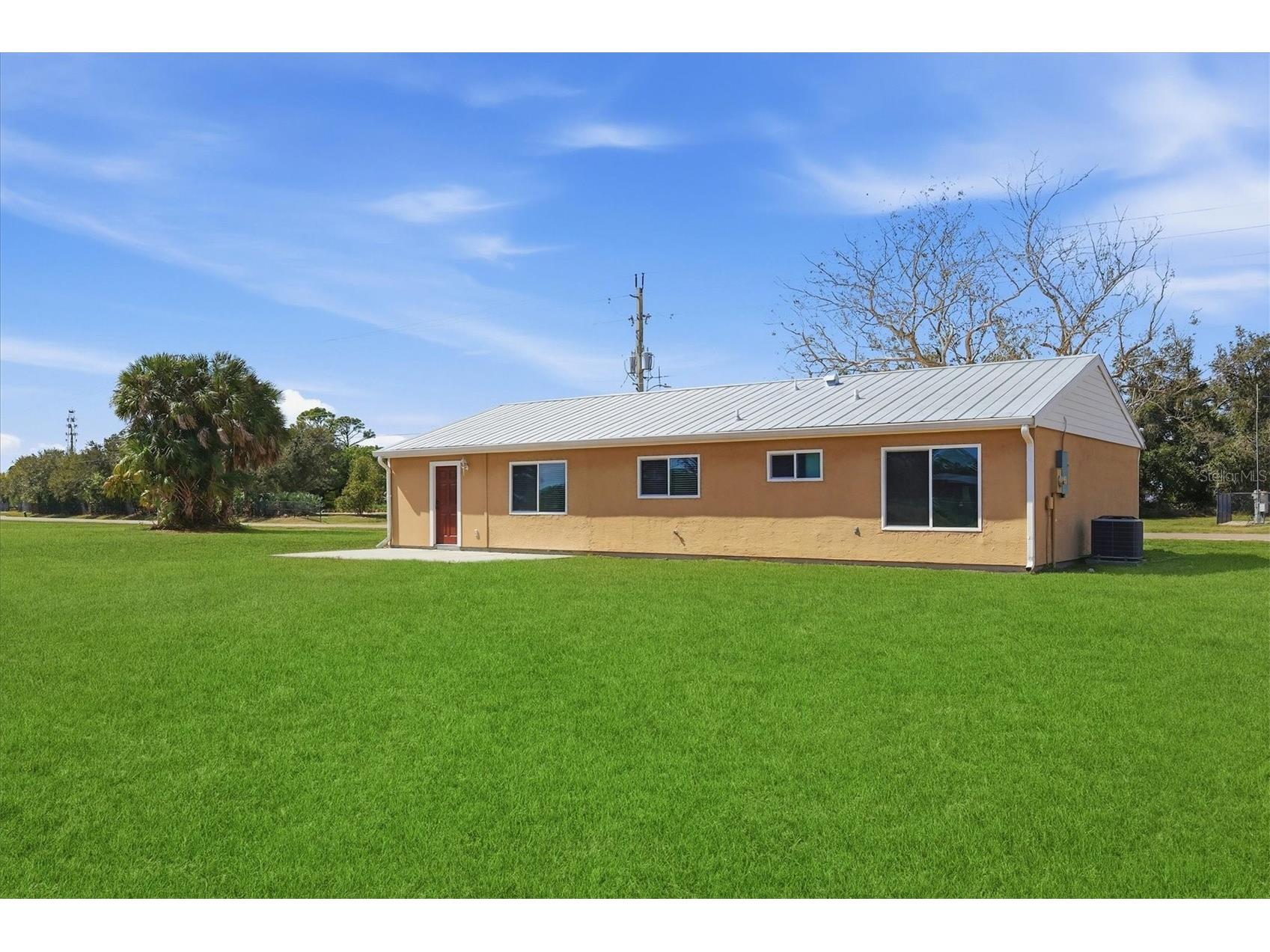 4000 Pan American Boulevard North Port FL 34287 N6142978 image26