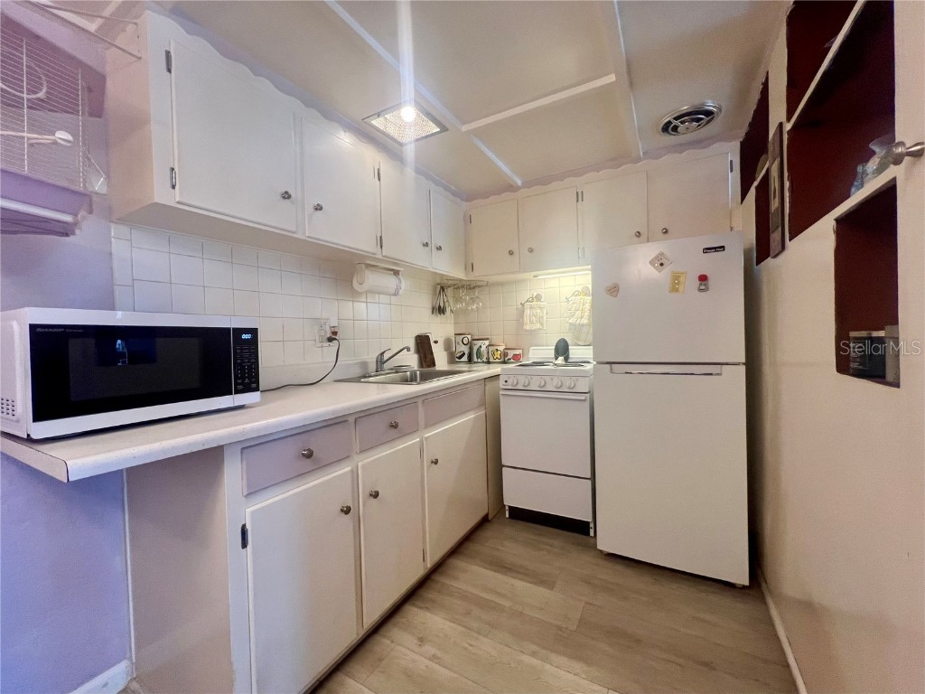 4001 58th Street N #18 Kenneth City FL 33709 TB8373740 image10