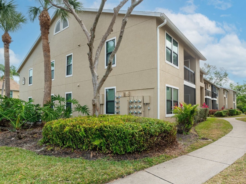 4001 Crockers Lake Boulevard #11 Sarasota FL 34238 A4638823 image1