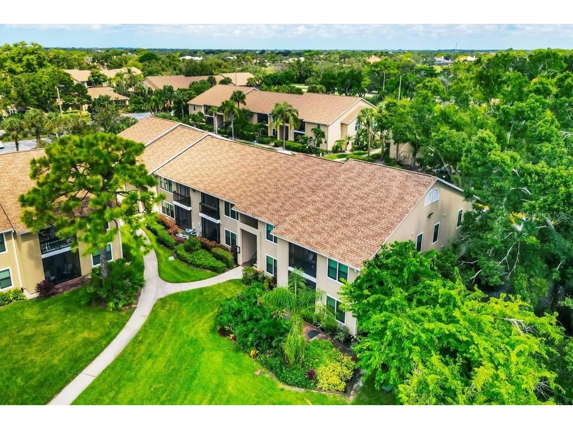 4001 Crockers Lake Boulevard #27 Sarasota FL 34238 A4665066 image1