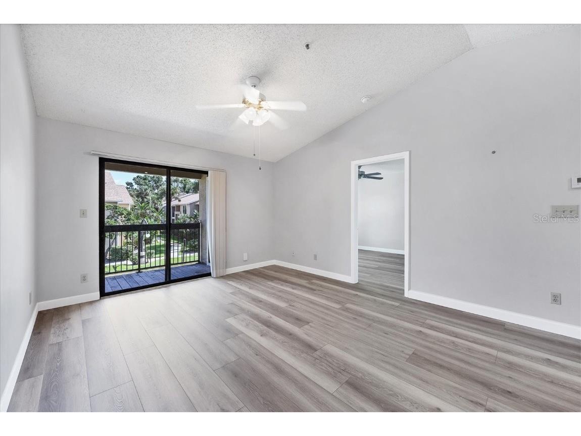 4001 Crockers Lake Boulevard #27 Sarasota FL 34238 A4665066 image3
