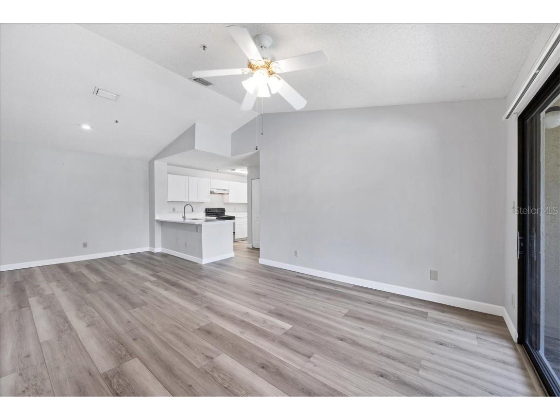 4001 Crockers Lake Boulevard #27 Sarasota FL 34238 A4665066 image4