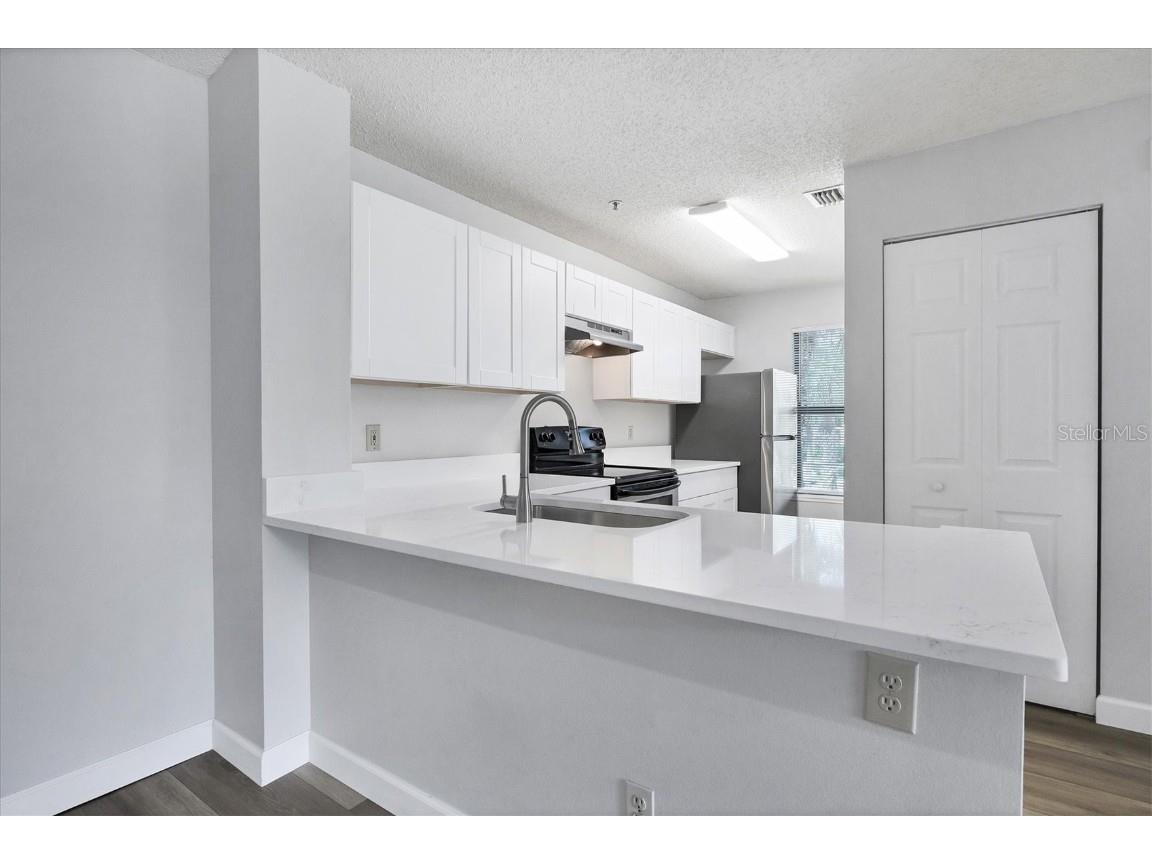 4001 Crockers Lake Boulevard #27 Sarasota FL 34238 A4665066 image5