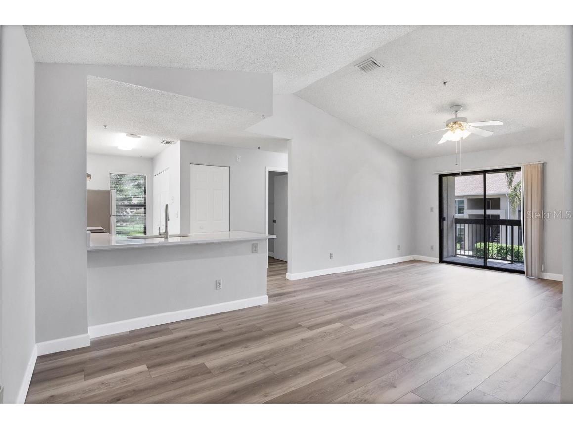 4001 Crockers Lake Boulevard #27 Sarasota FL 34238 A4665066 image7