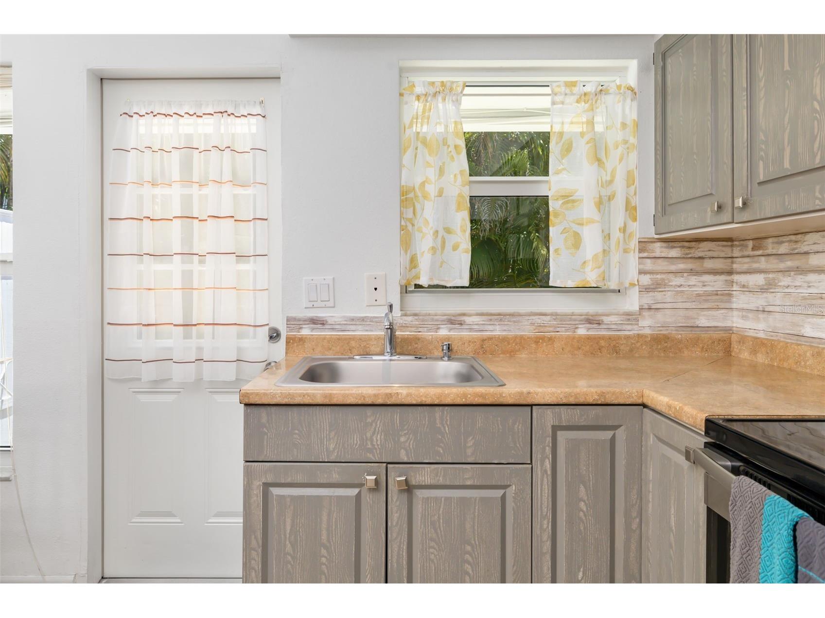 4001 Groveland Avenue Sarasota FL 34231 A4691652 image38