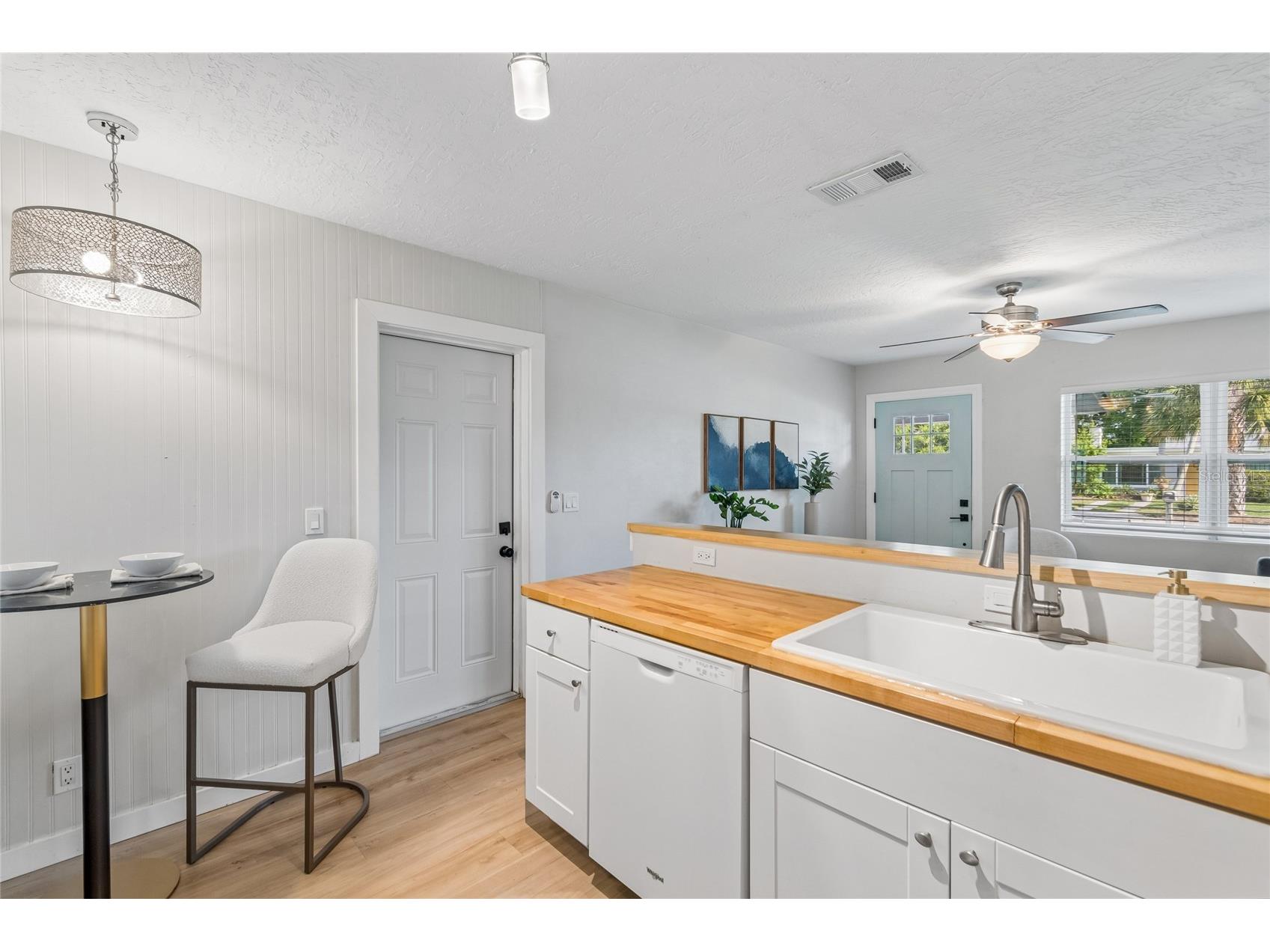 4001 W Rogers Avenue Tampa FL 33611 TB8529109 image11